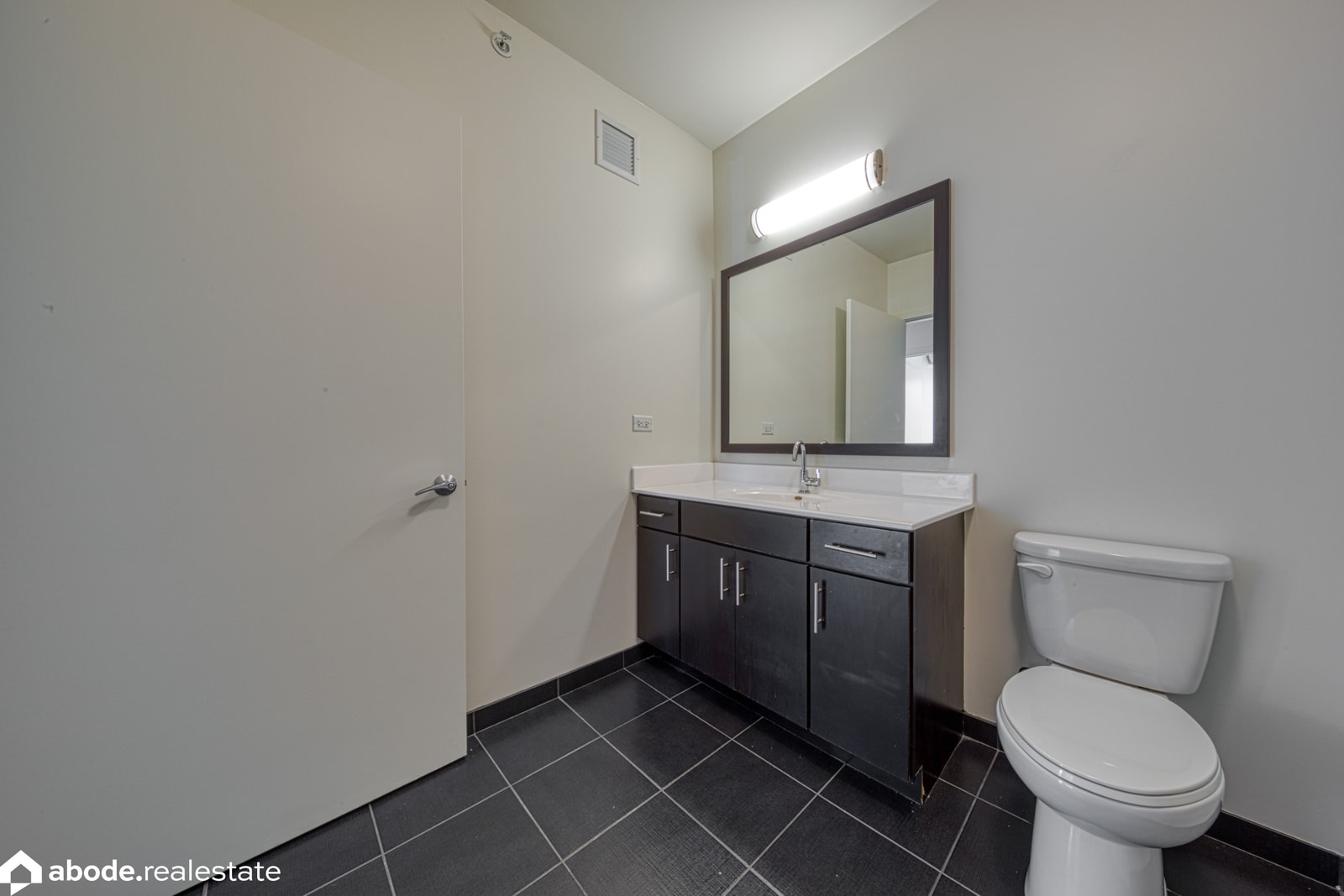 Halsted Flats photo 48