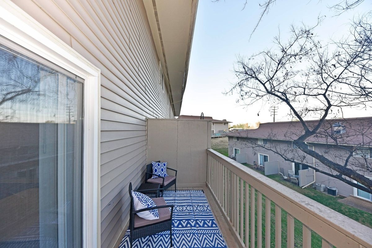 6501 Harding Pike, Nashville, TN 37205 — kitchen view