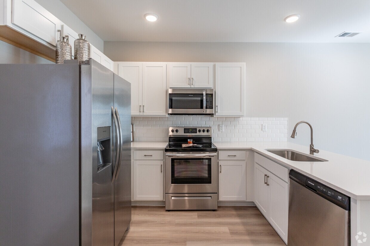 Stadium Townhomes photo 9