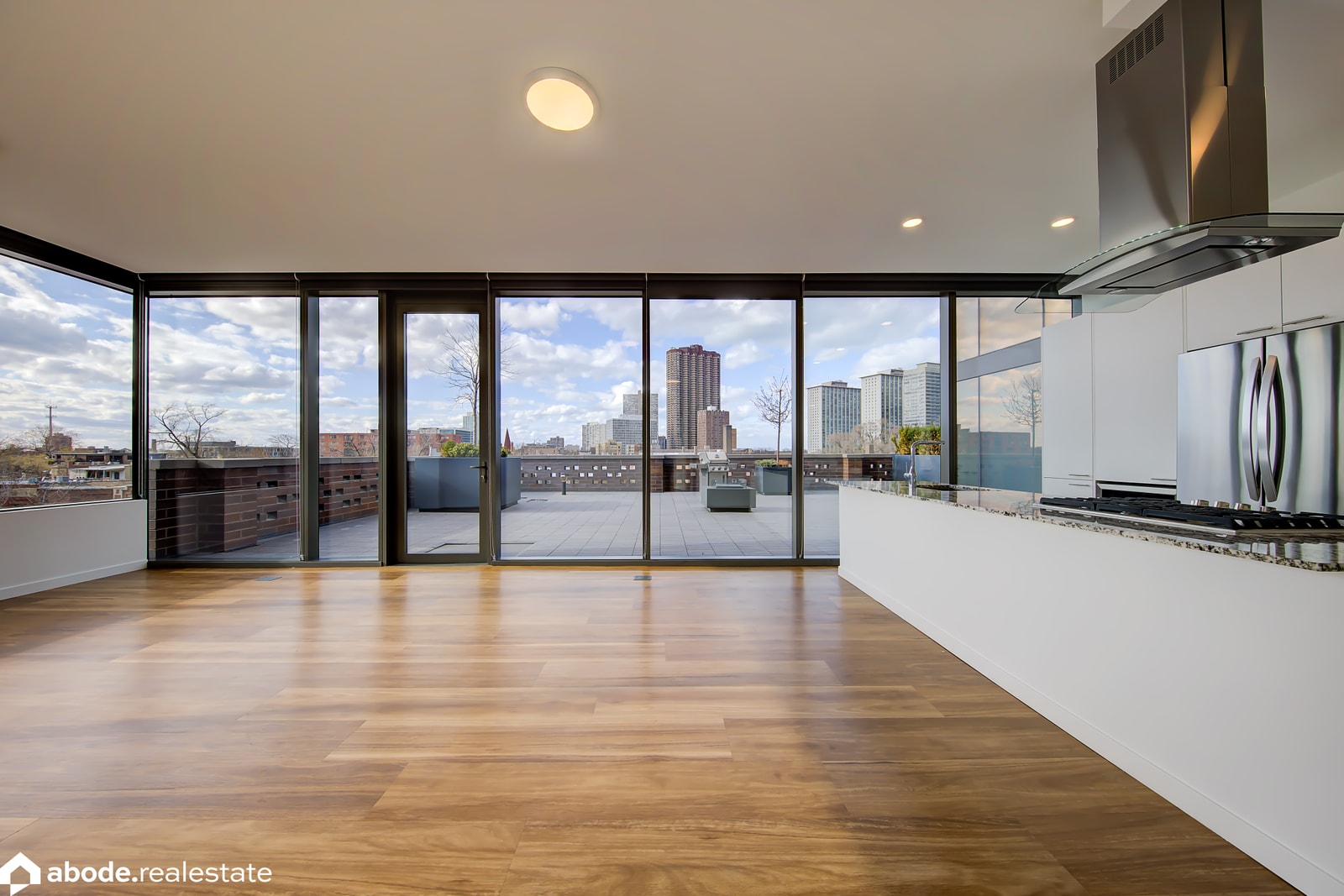 Optima Lakeview photo 41