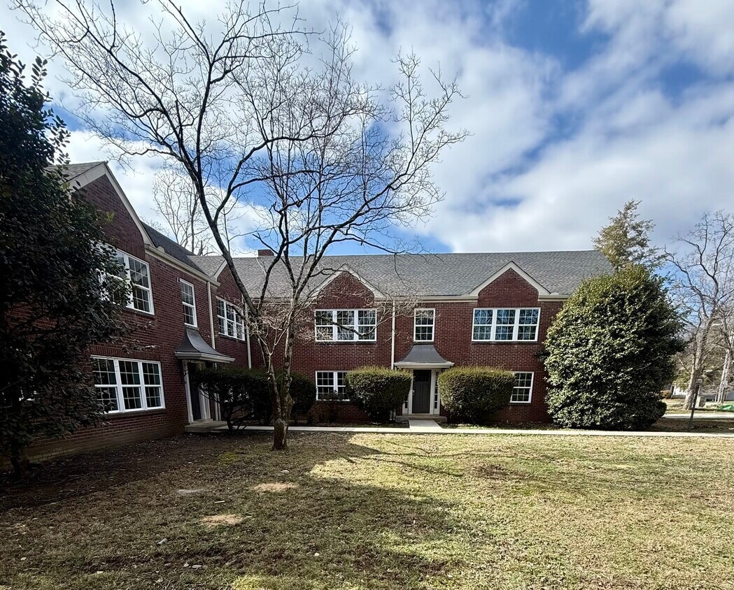 Nook Green Hills photo 9
