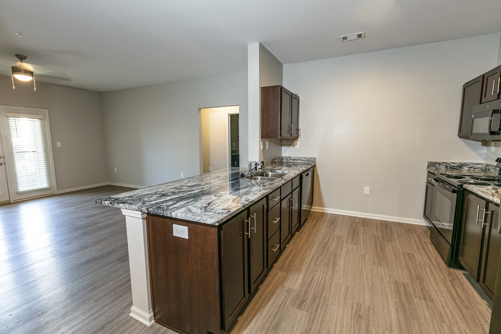 3711 Dickerson Pike, Nashville, TN 37207 — bedrooms view