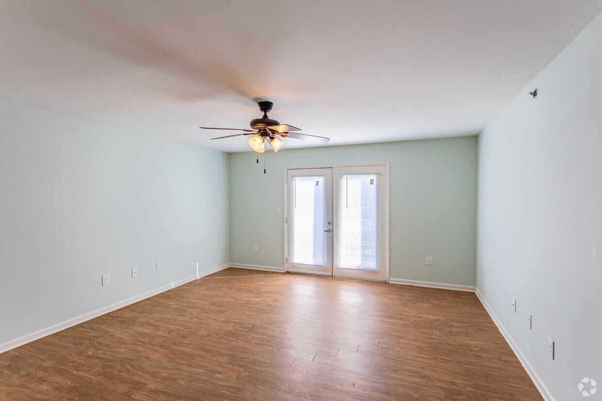 Sumner Gardens Apartments photo 25