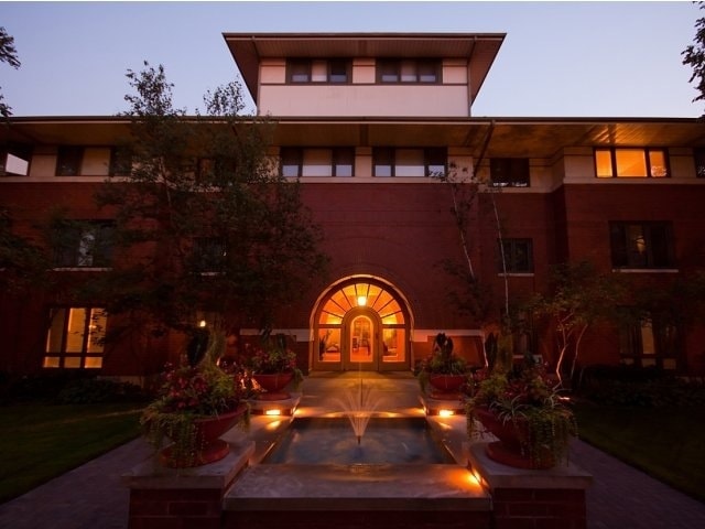 Oak Park City Apartments photo 4