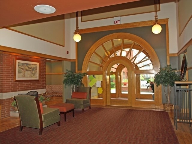 Oak Park City Apartments photo 5