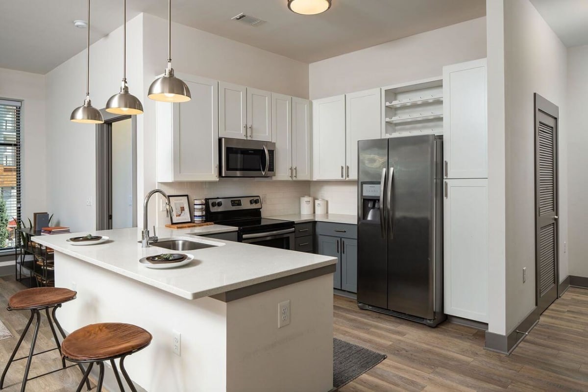 200 Madison St, Nashville, TN 37208 — exterior view