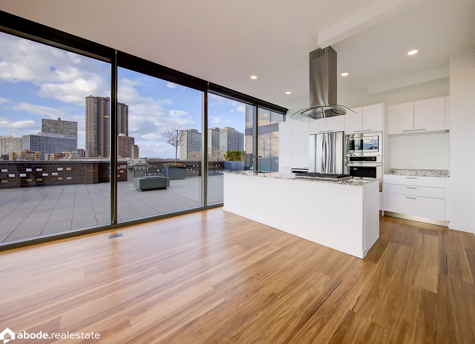 Optima Lakeview photo 24