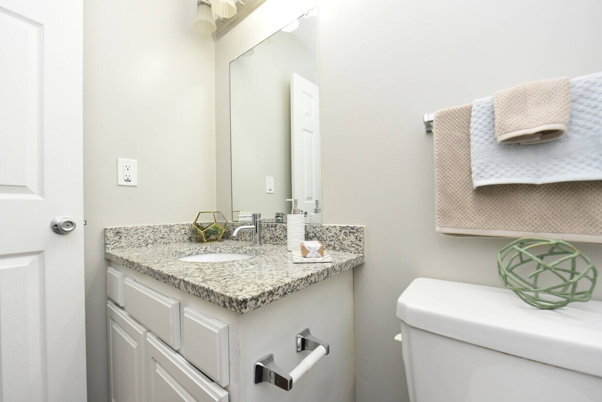 Marina Pointe photo 11