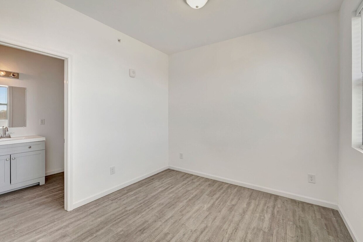 Hickory Lofts photo 43