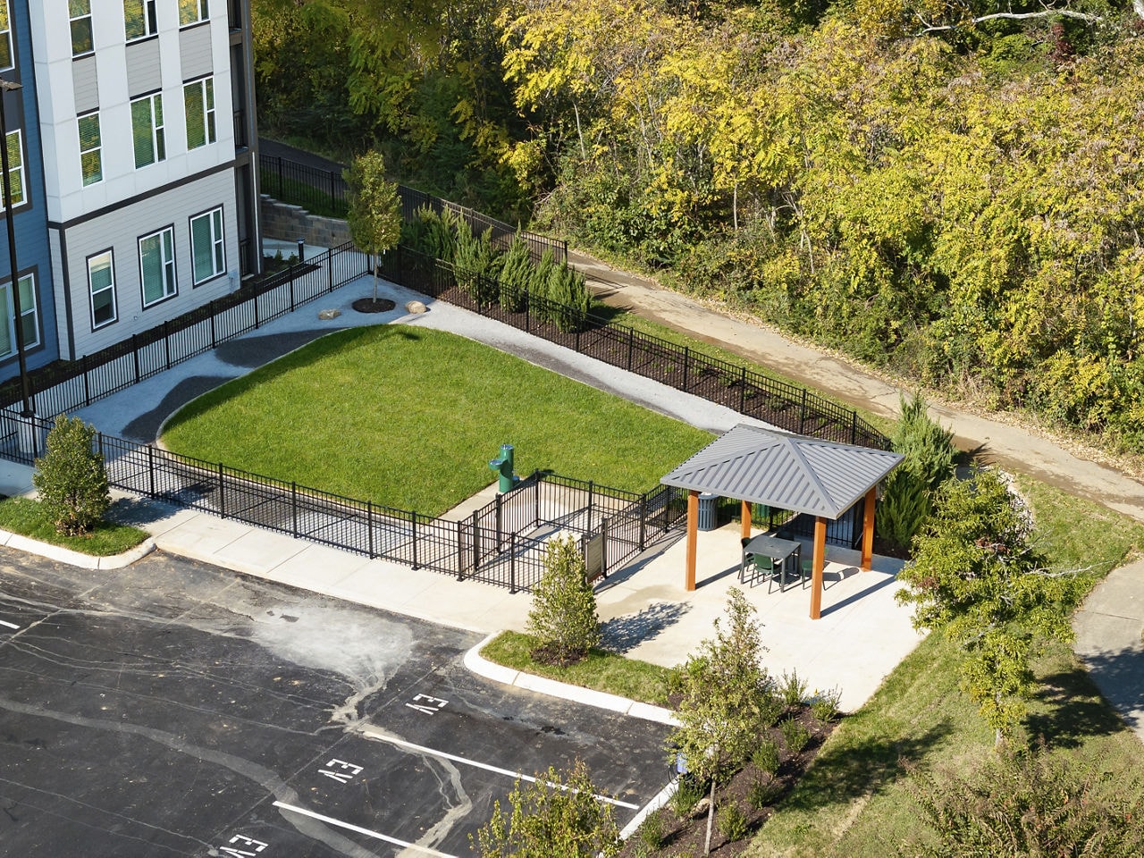 The Hickory at Indian Lake Village Apartments photo 17