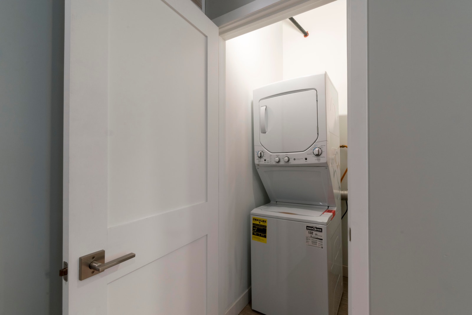 Hubbard Place photo 128