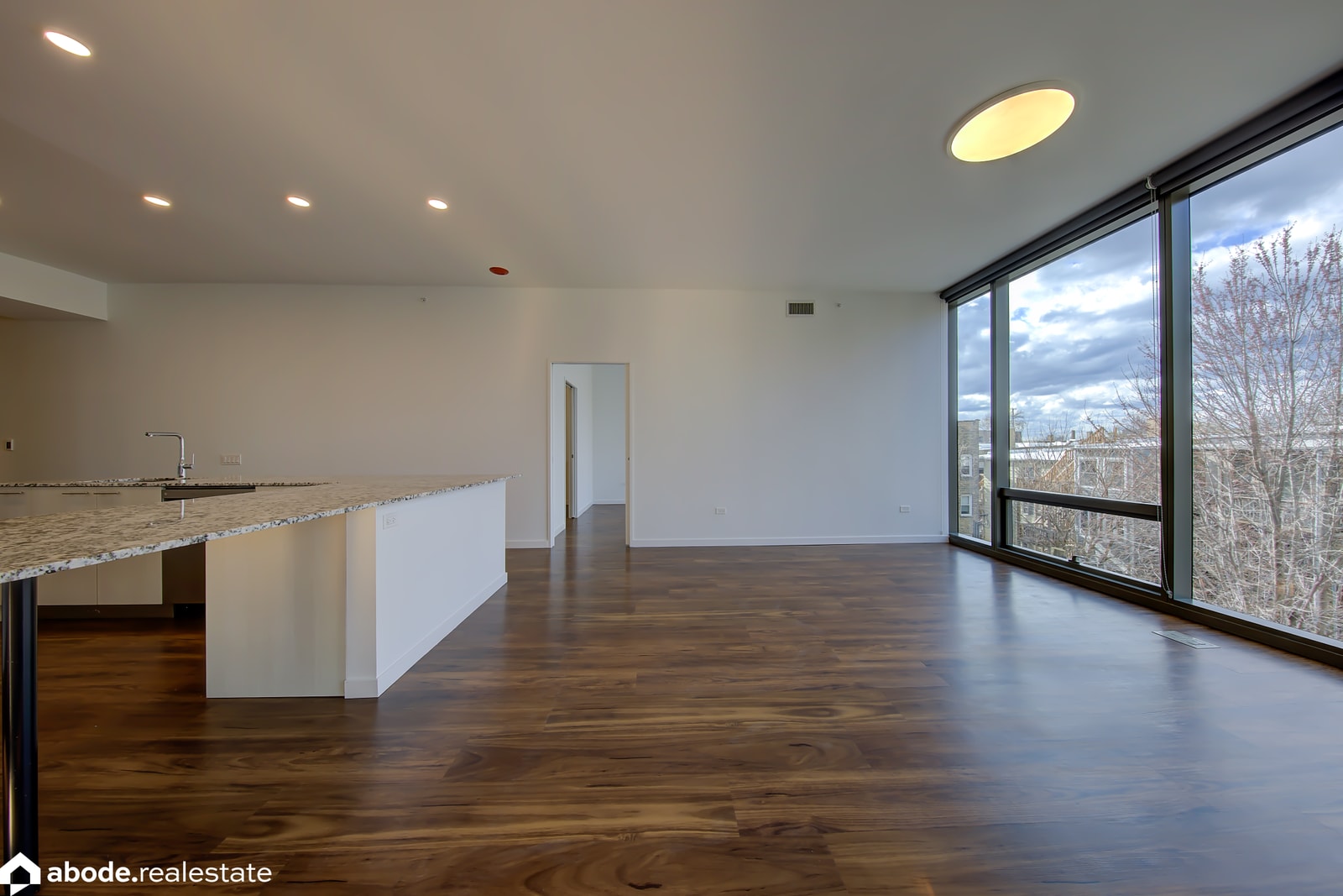 Optima Lakeview photo 88