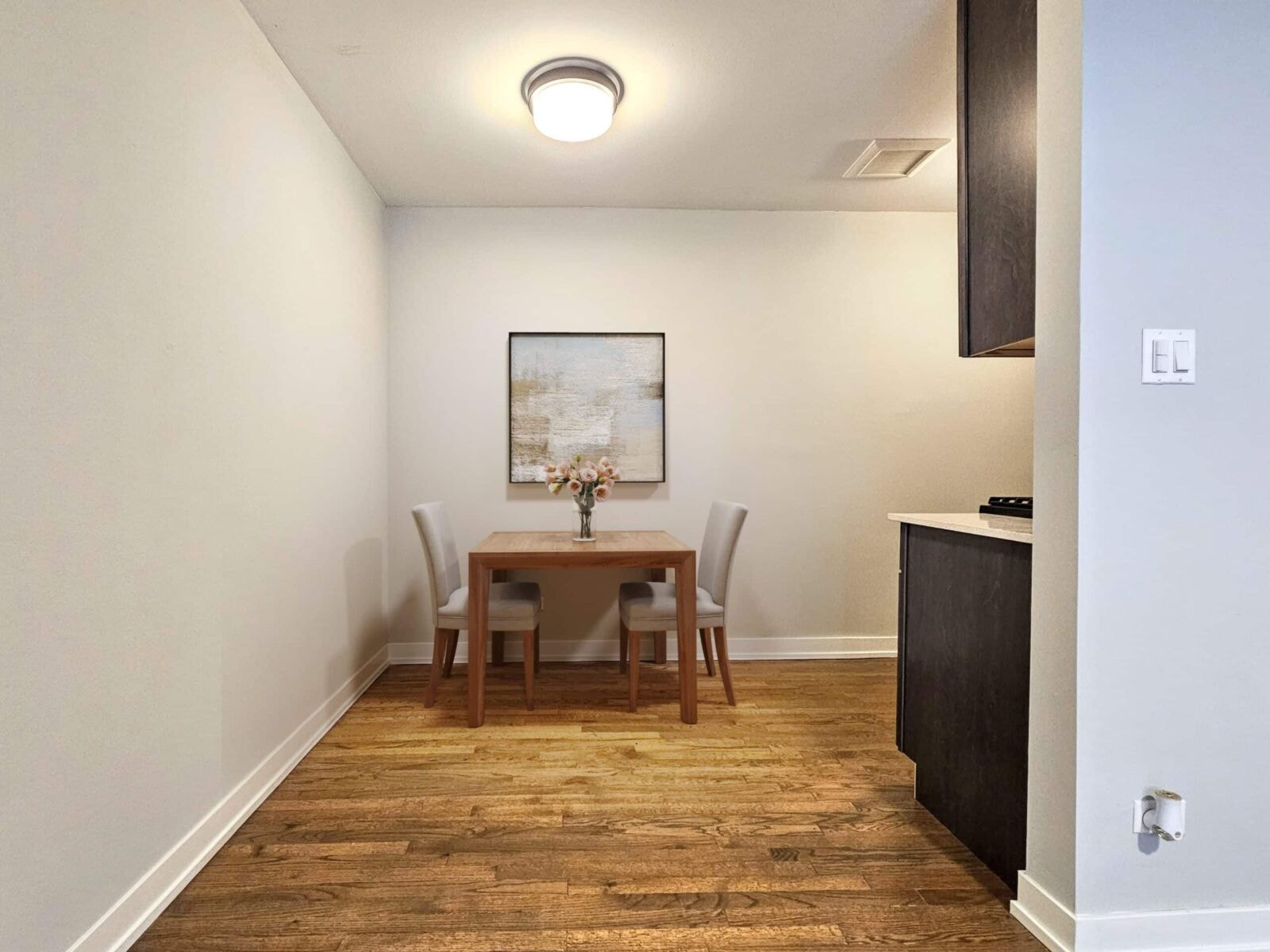 528 Oakdale photo 10