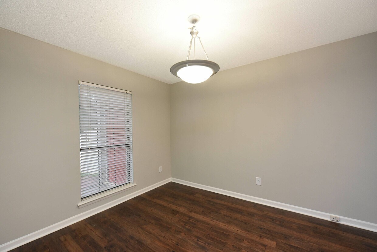 Marina Pointe photo 28