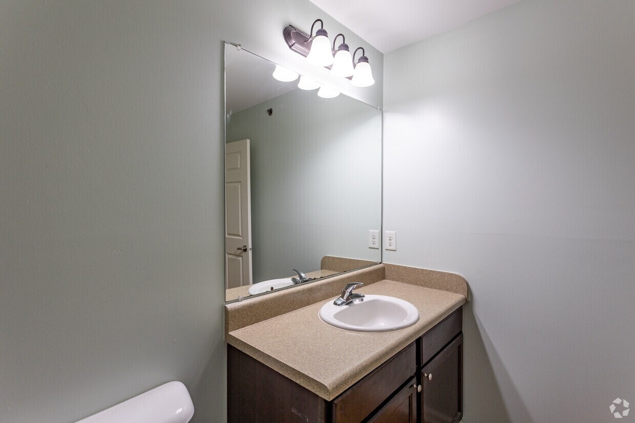 Sumner Gardens Apartments photo 15