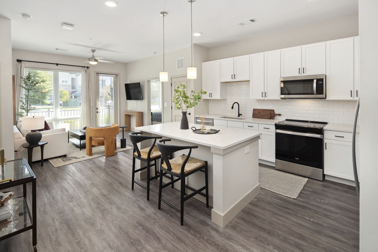The Hickory at Indian Lake Village Apartments photo 26