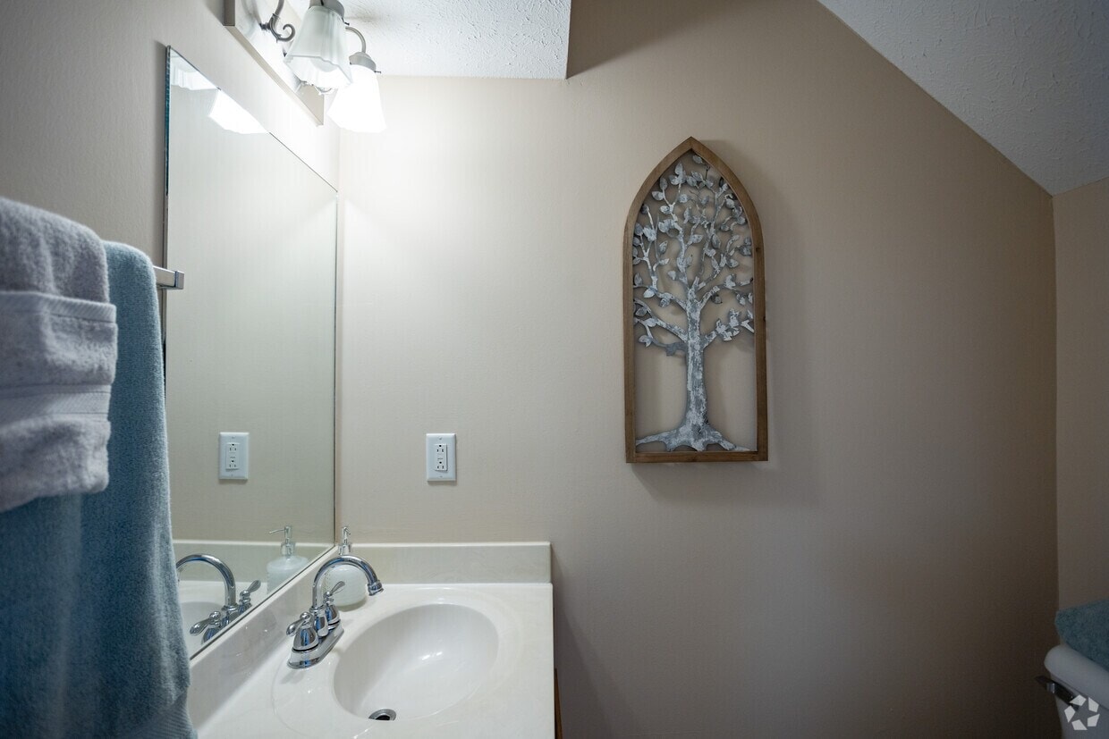 The Summit Townhomes photo 24