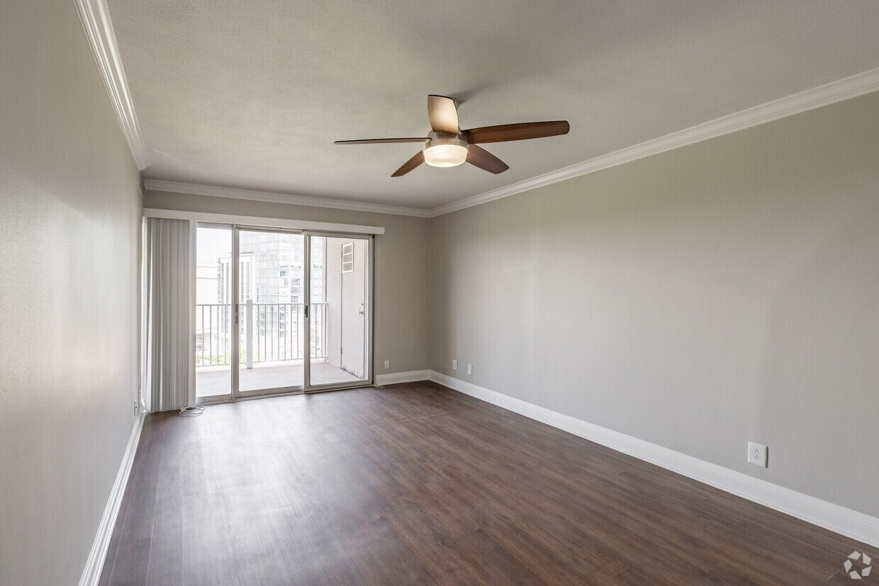 Continental Condos photo 5