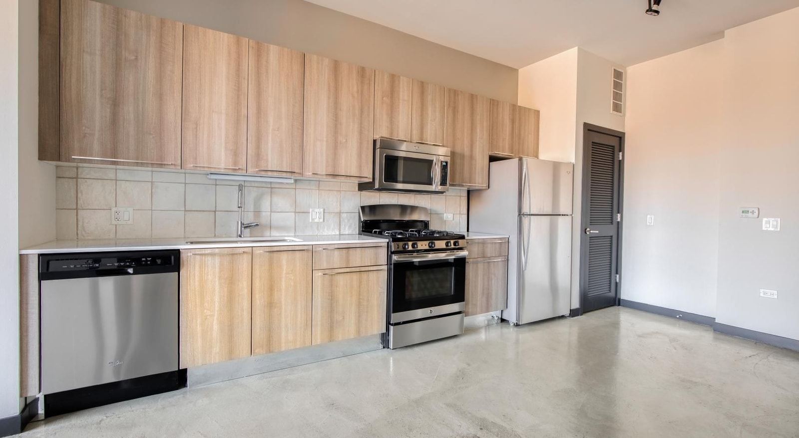 1647 N Milwaukee photo 3
