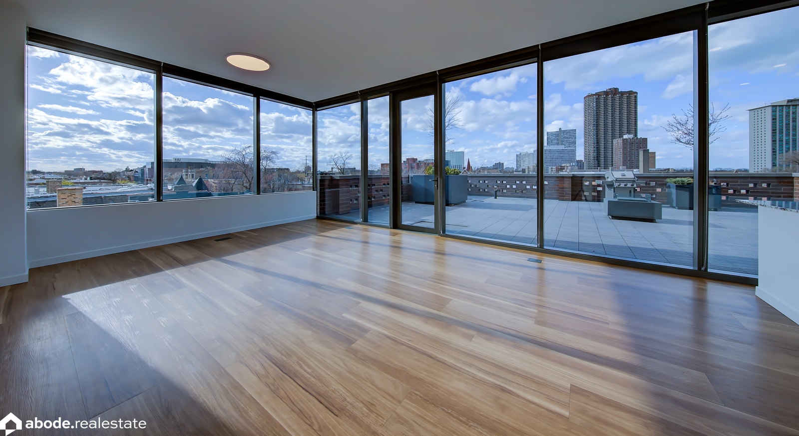 Optima Lakeview photo 36