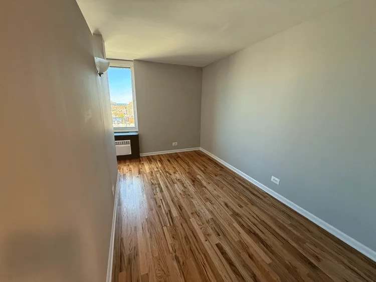 4600 N Clarendon Ave, Chicago, IL 60640 — living view