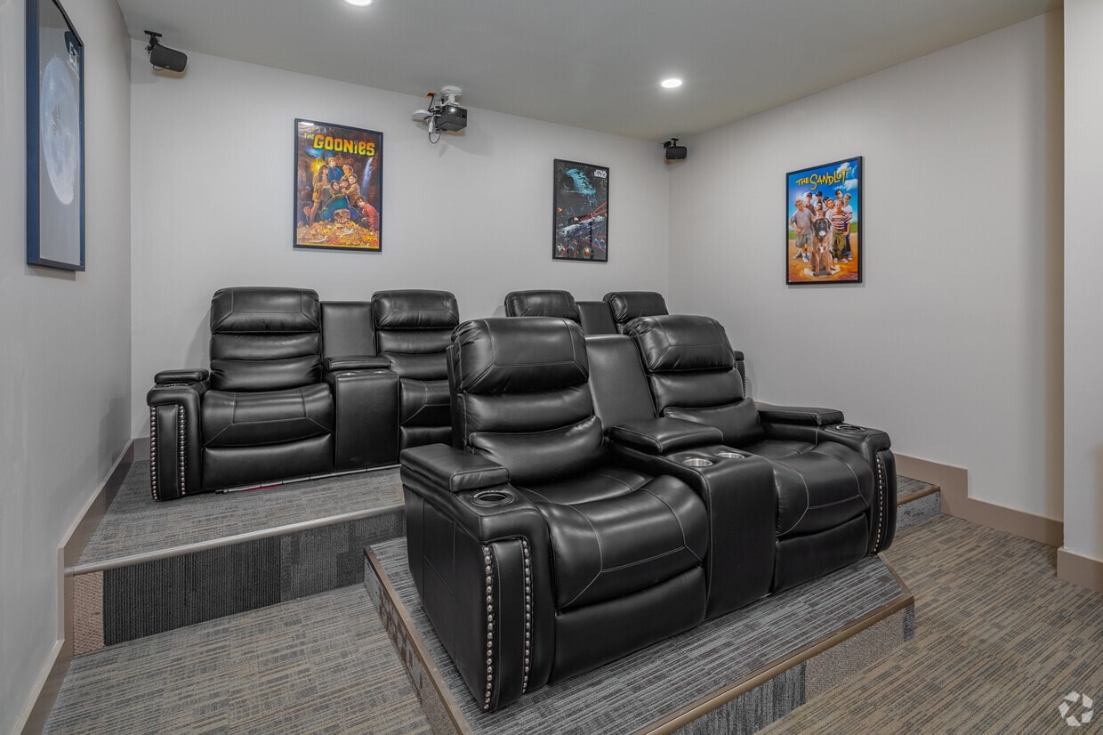 The Luxe at Indian Lake Village photo 12