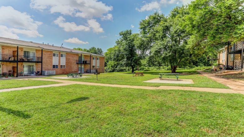 1005 Hickory Hill Ln, Hermitage, TN 37076 — exterior view