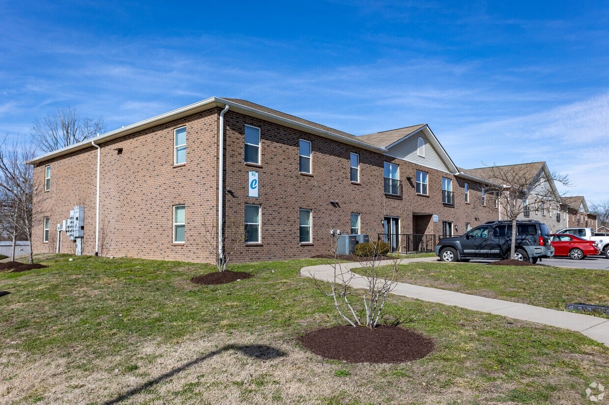 Sumner Gardens Apartments photo 36