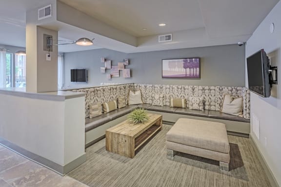 2300 8th Ave S, Nashville, TN 37204 — living view