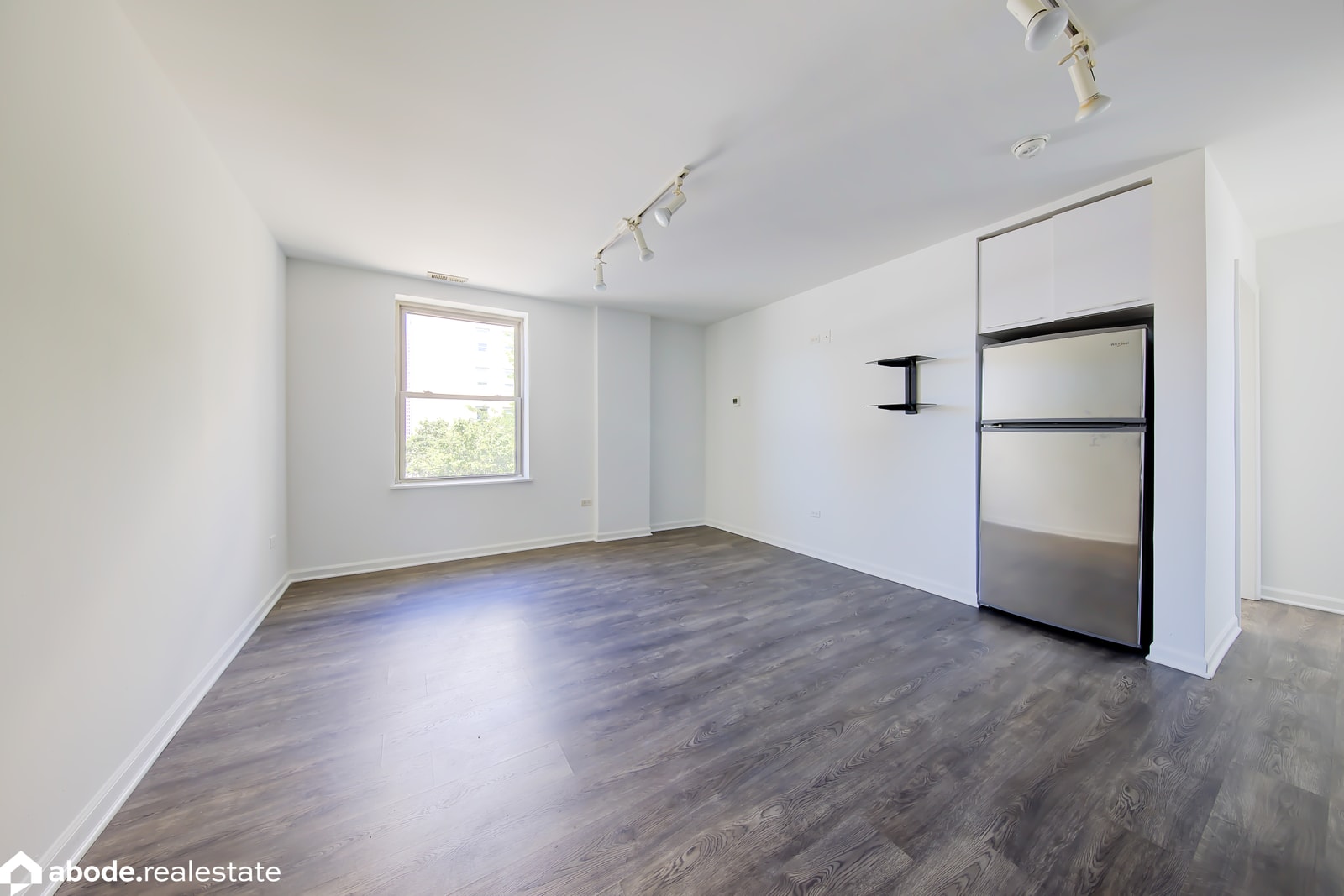 940 Winona photo 18