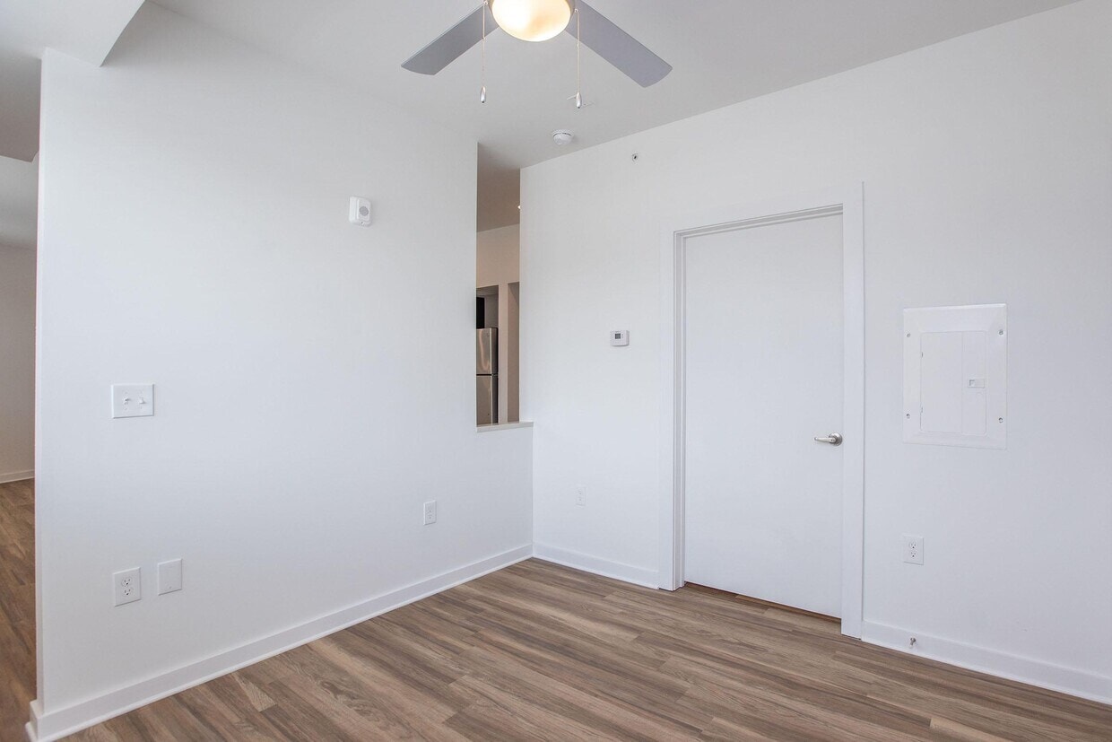 East Seventy Nine Apartments photo 42