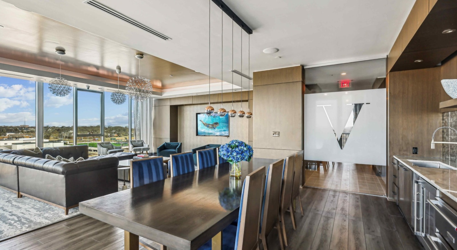 4000 Hillsboro Pike, Nashville, TN 37215 — kitchen view