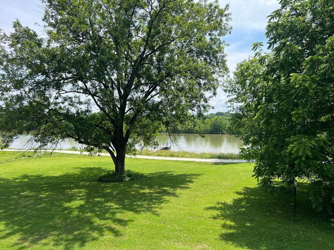 Lakeside Studio Apartments photo 40