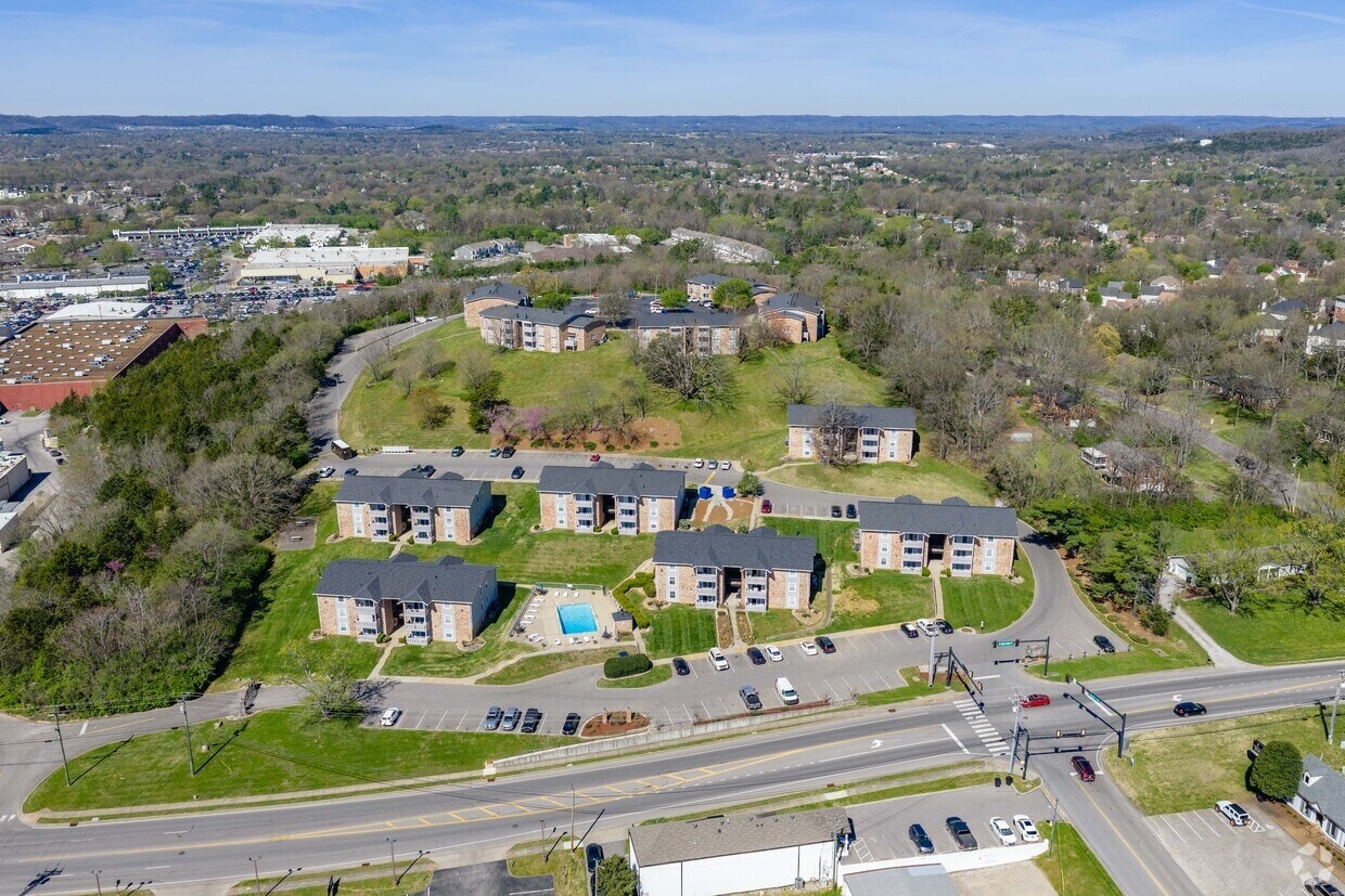 Royal Oaks Apartments photo 33
