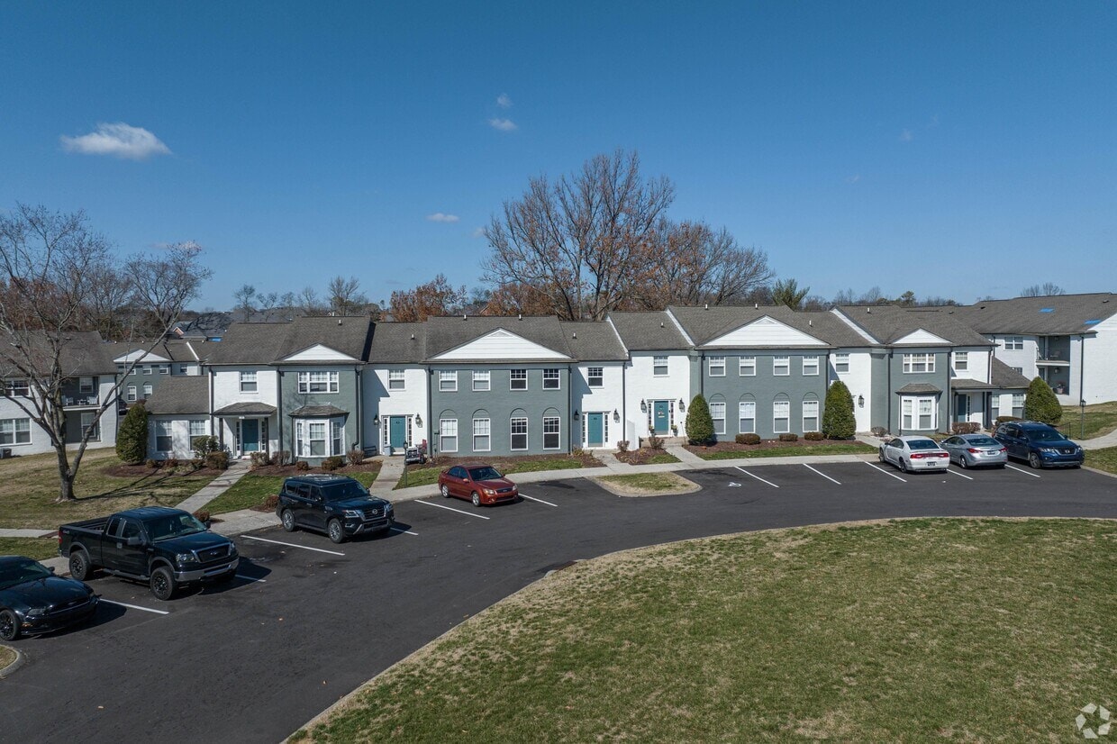 Marina Pointe photo 44