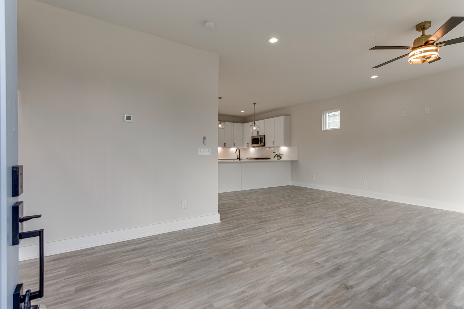 1715 Kellow St photo 4