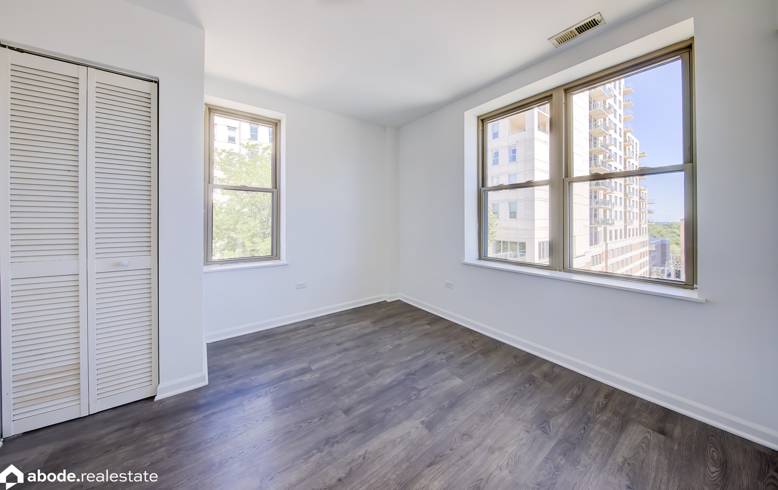 940 Winona photo 14