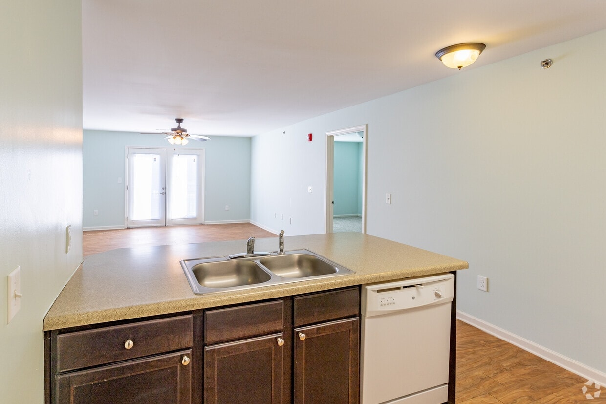 Sumner Gardens Apartments photo 23