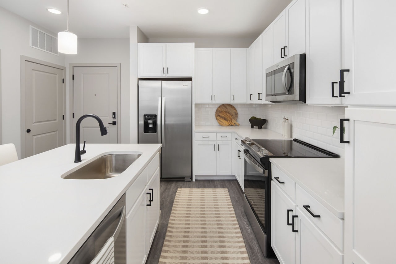 The Hickory at Indian Lake Village Apartments photo 25