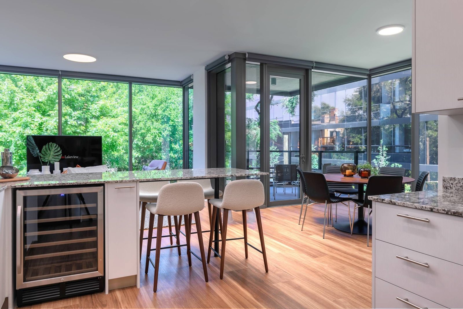 Optima Lakeview photo 15