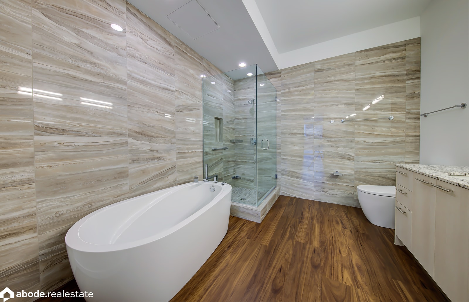 Optima Lakeview photo 137