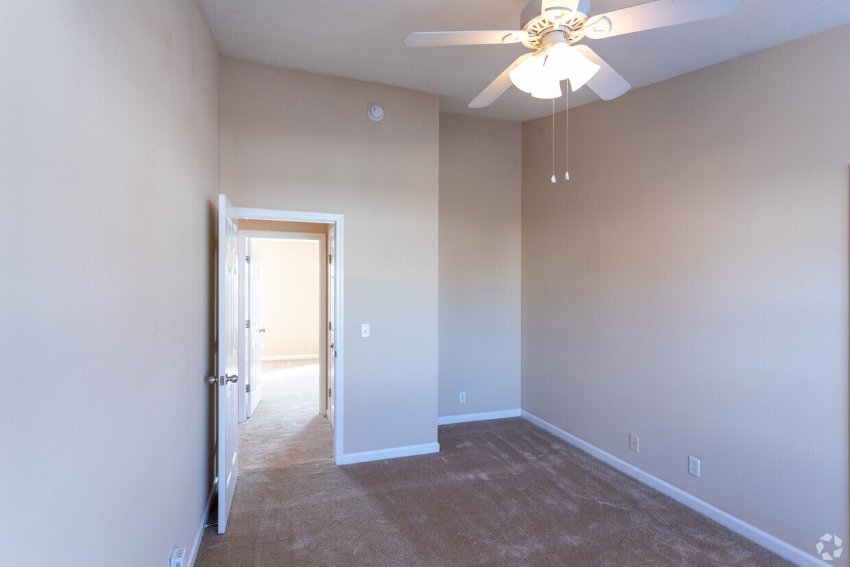 The Summit Townhomes photo 29