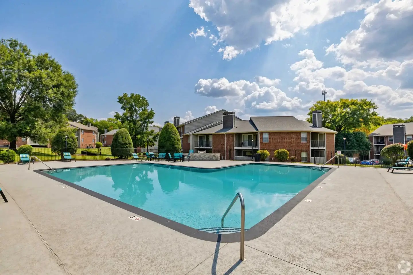 630 Bell Rd, Antioch, TN 37013 — living view