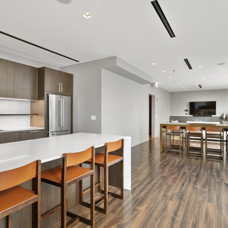 2950 N Sheridan photo 4