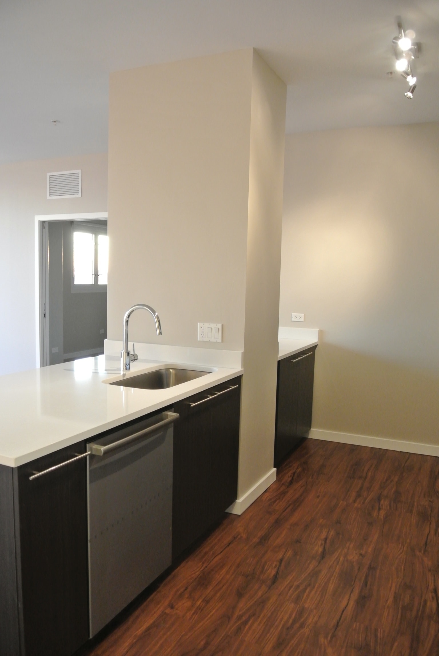 24 S Morgan Apartments photo 54
