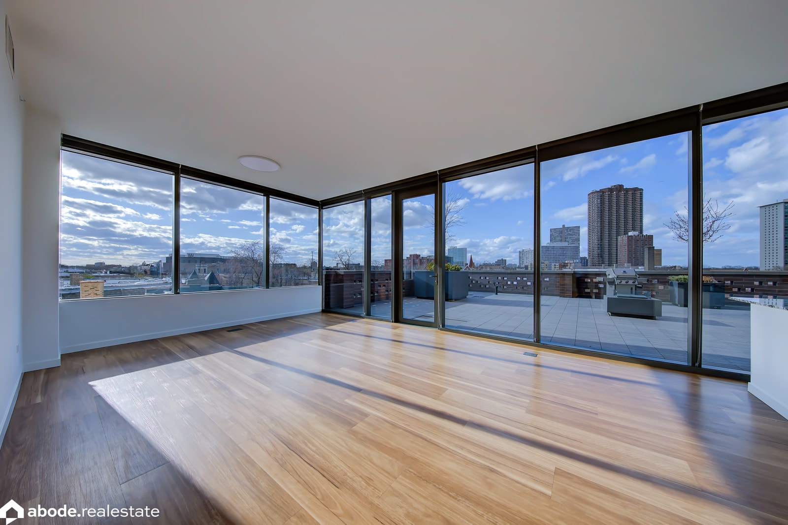 Optima Lakeview photo 26