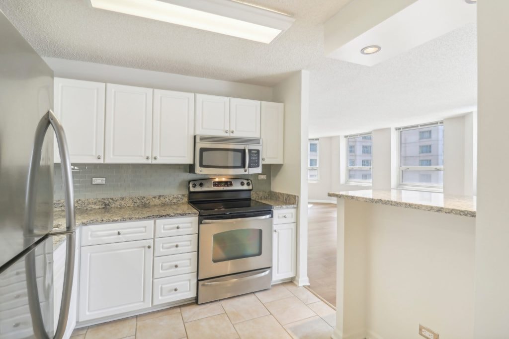 750 N Rush photo 5