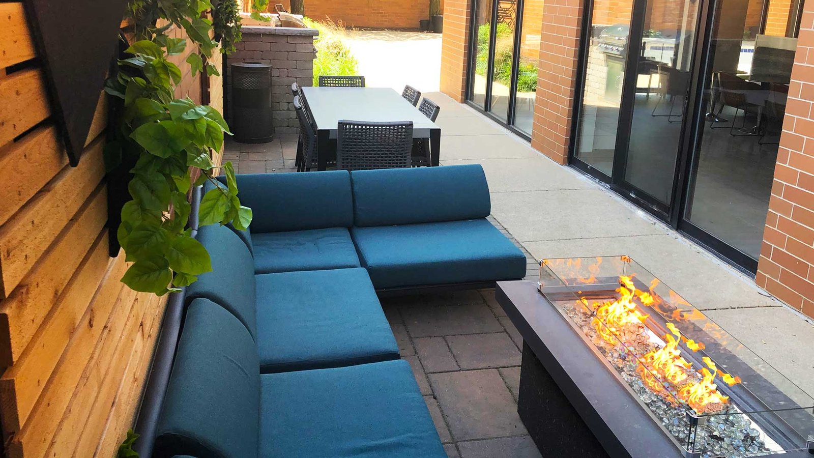 Dunton Tower Apartments photo 4