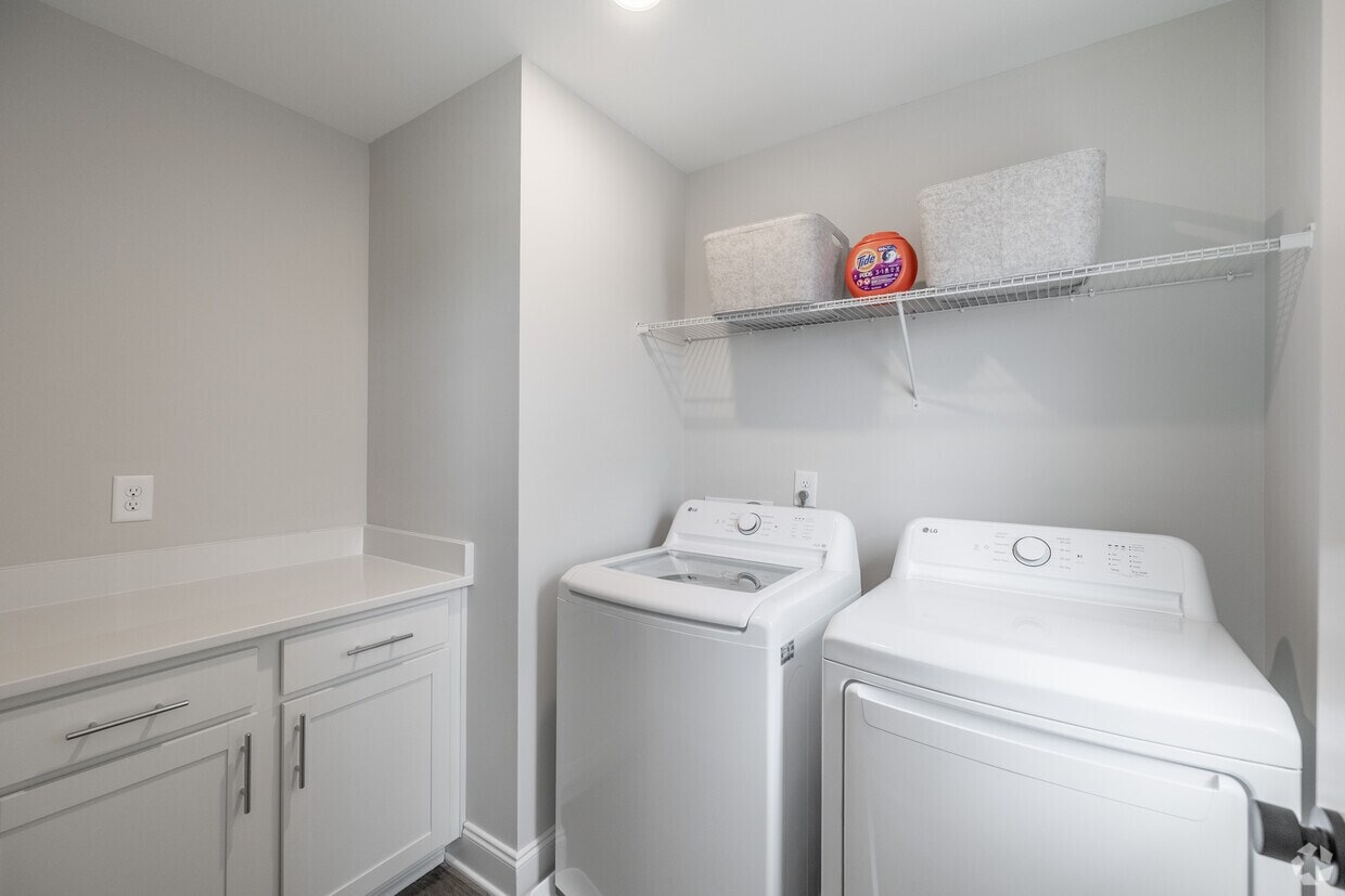 2762 Residences photo 17
