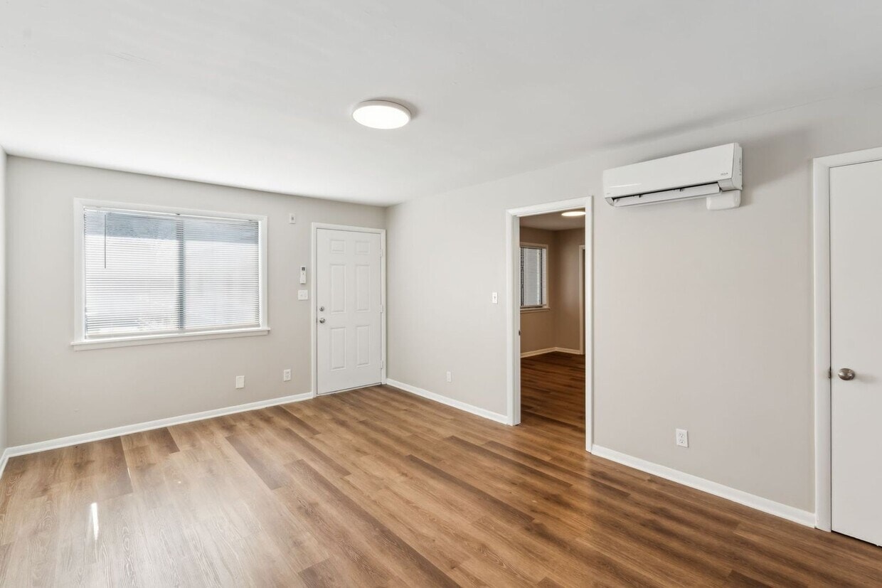 Robertson Avenue Flats photo 5